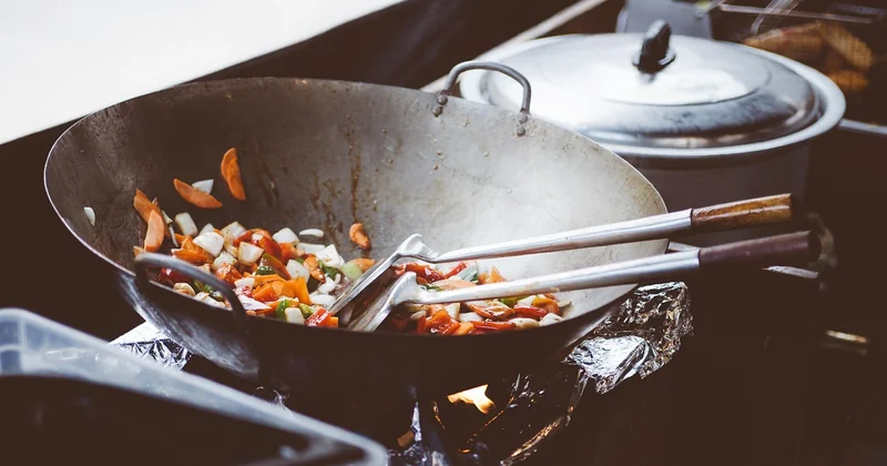 Les situations particulières : friture, four et enfants