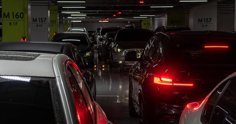 Parkings périurbains : quand les places de stationnement deviennent des logements